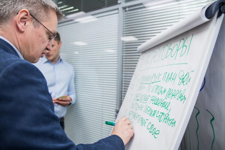 Modernisez vos locaux avec des films adhésifs pour mobilier